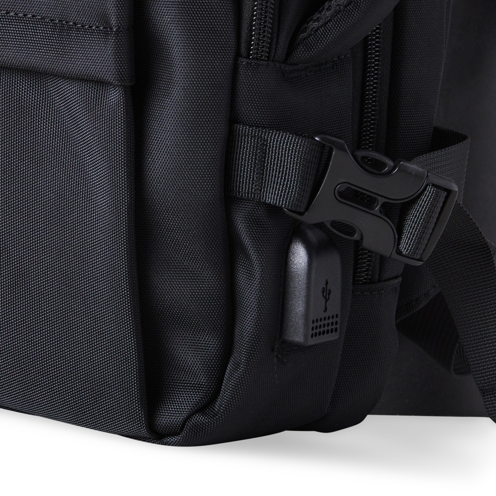 Miniatura de imagem do produto Mochila de Nylon USB 20 Litros